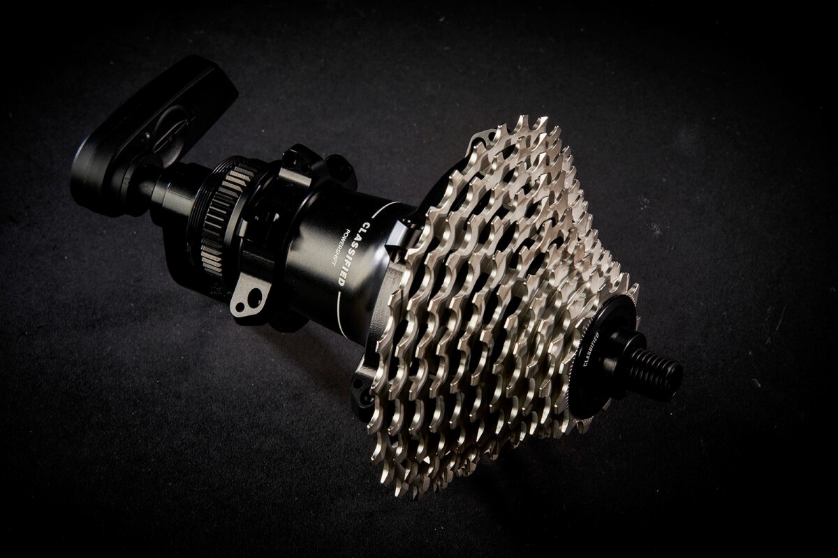 Powershift replaces a bike s front derailleur with a 2 speed hub